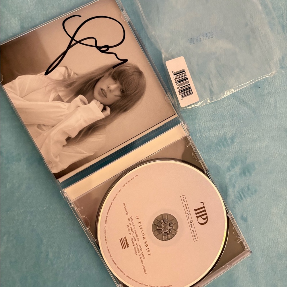 Taylor swift tortured poets department signed